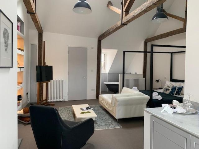 Montys Accommodation ลูอิส ภายนอก รูปภาพ