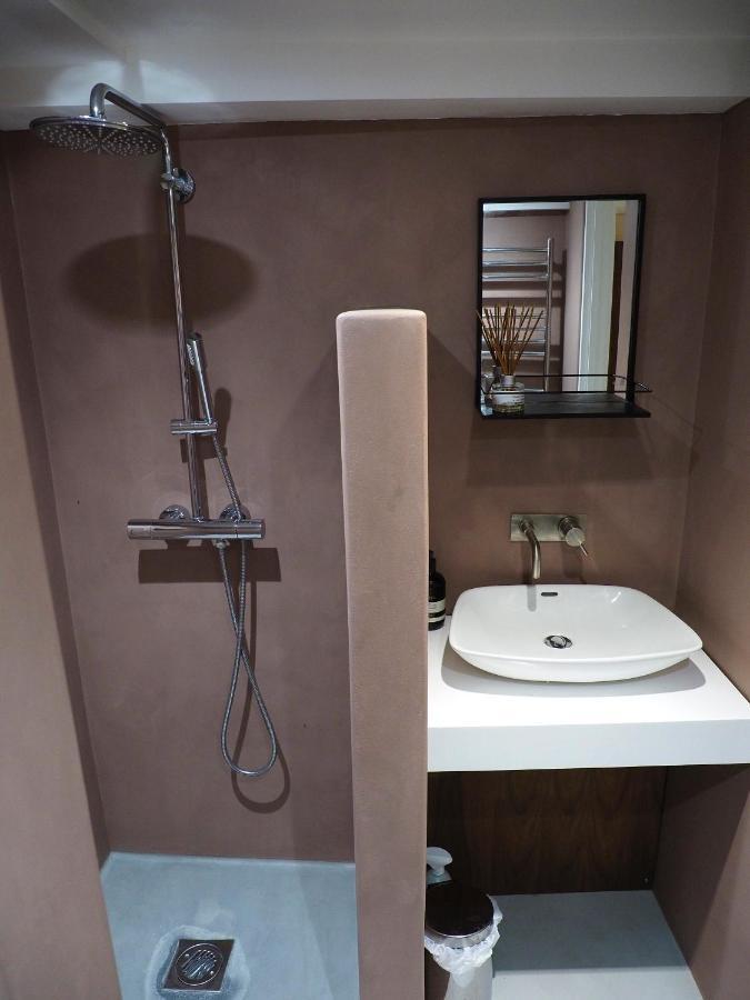 Montys Accommodation ลูอิส ภายนอก รูปภาพ